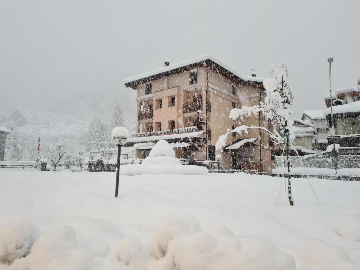 Hotel Ristorante Bucaneve ซานมาร์ติโน ภายนอก รูปภาพ