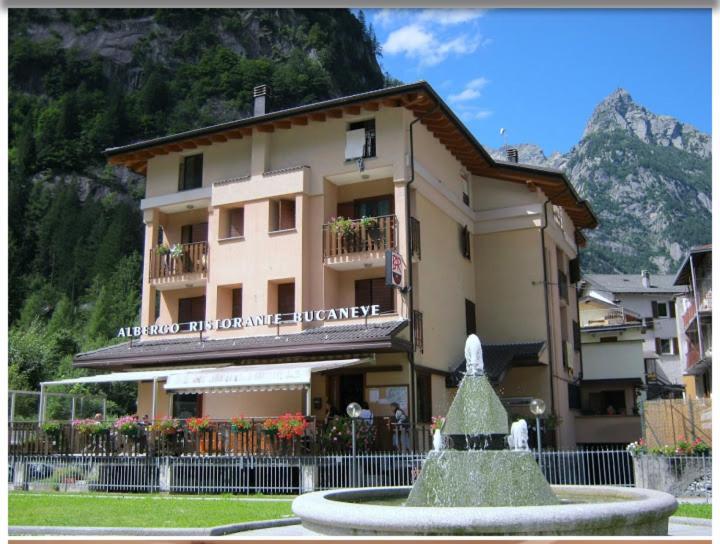 Hotel Ristorante Bucaneve ซานมาร์ติโน ภายนอก รูปภาพ